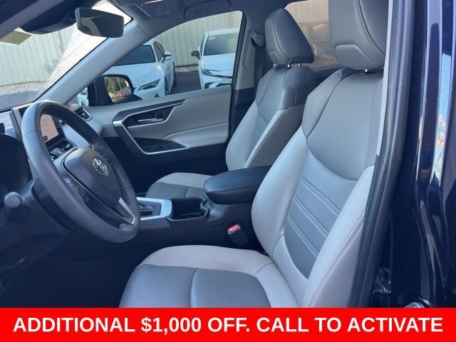 Used 2023  Toyota XLE Premium image 8