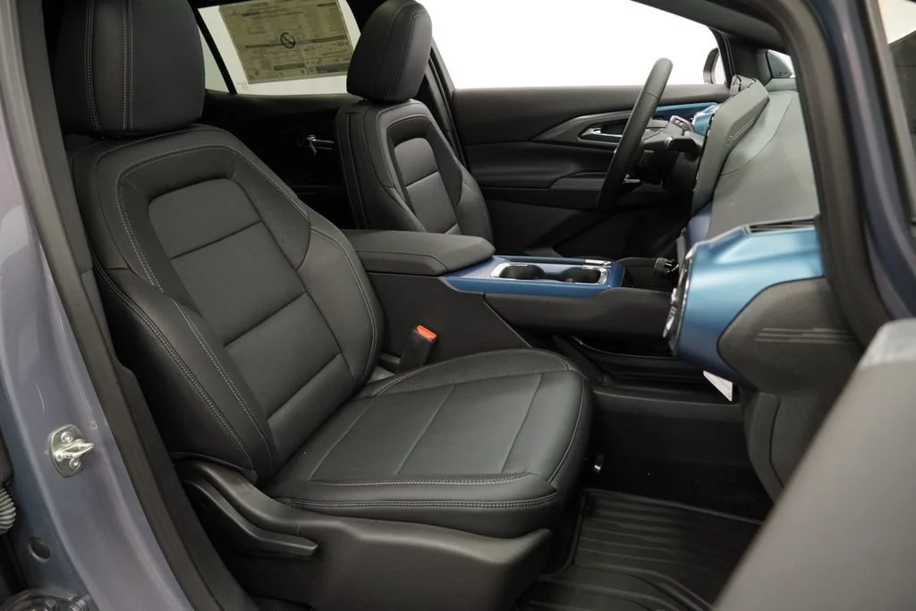 New 2026 Galaxy Gray Metallic Chevrolet LT image 27