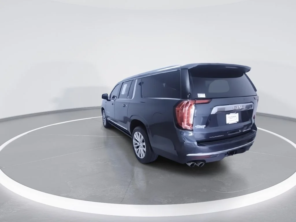 Used 2022 Green GMC Denali image 8