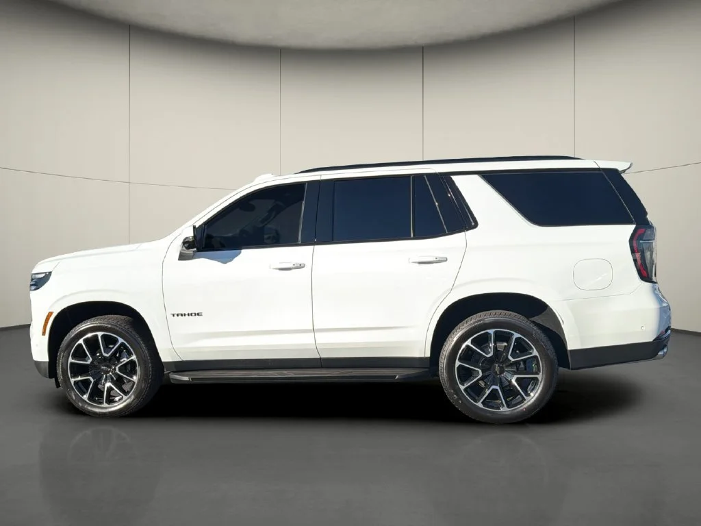 New 2026 Summit White Chevrolet RST image 4