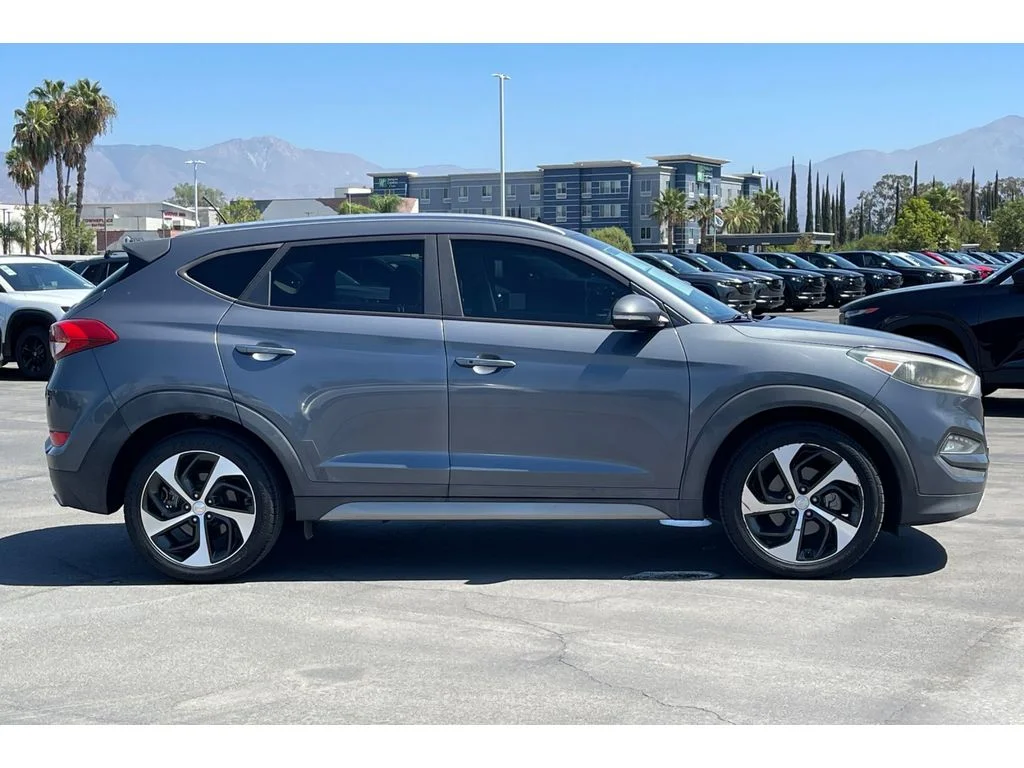 Used 2017 Coliseum Gray Hyundai Sport image 8