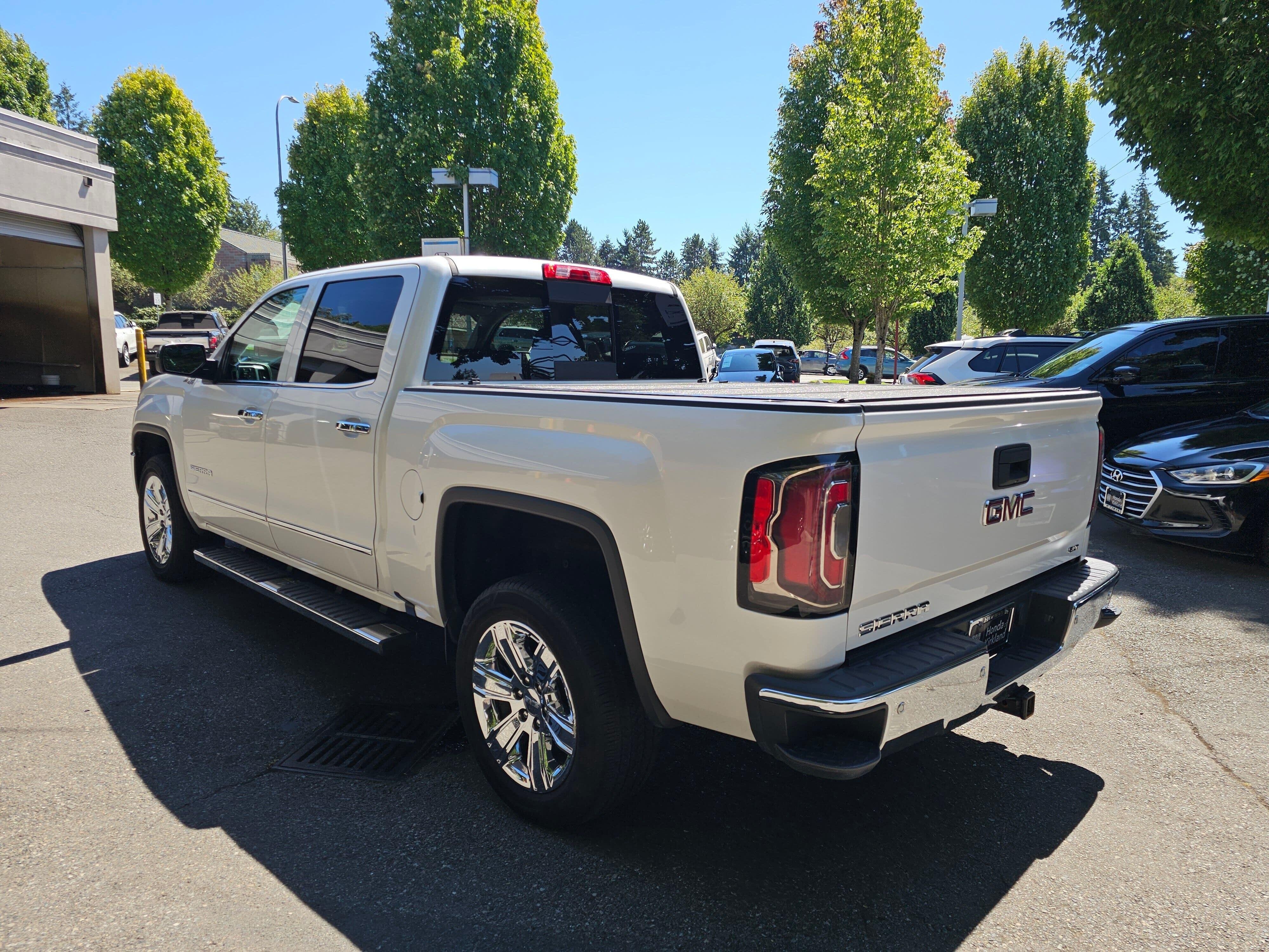 Used 2017 White Frost Tricoat GMC SLT image 5