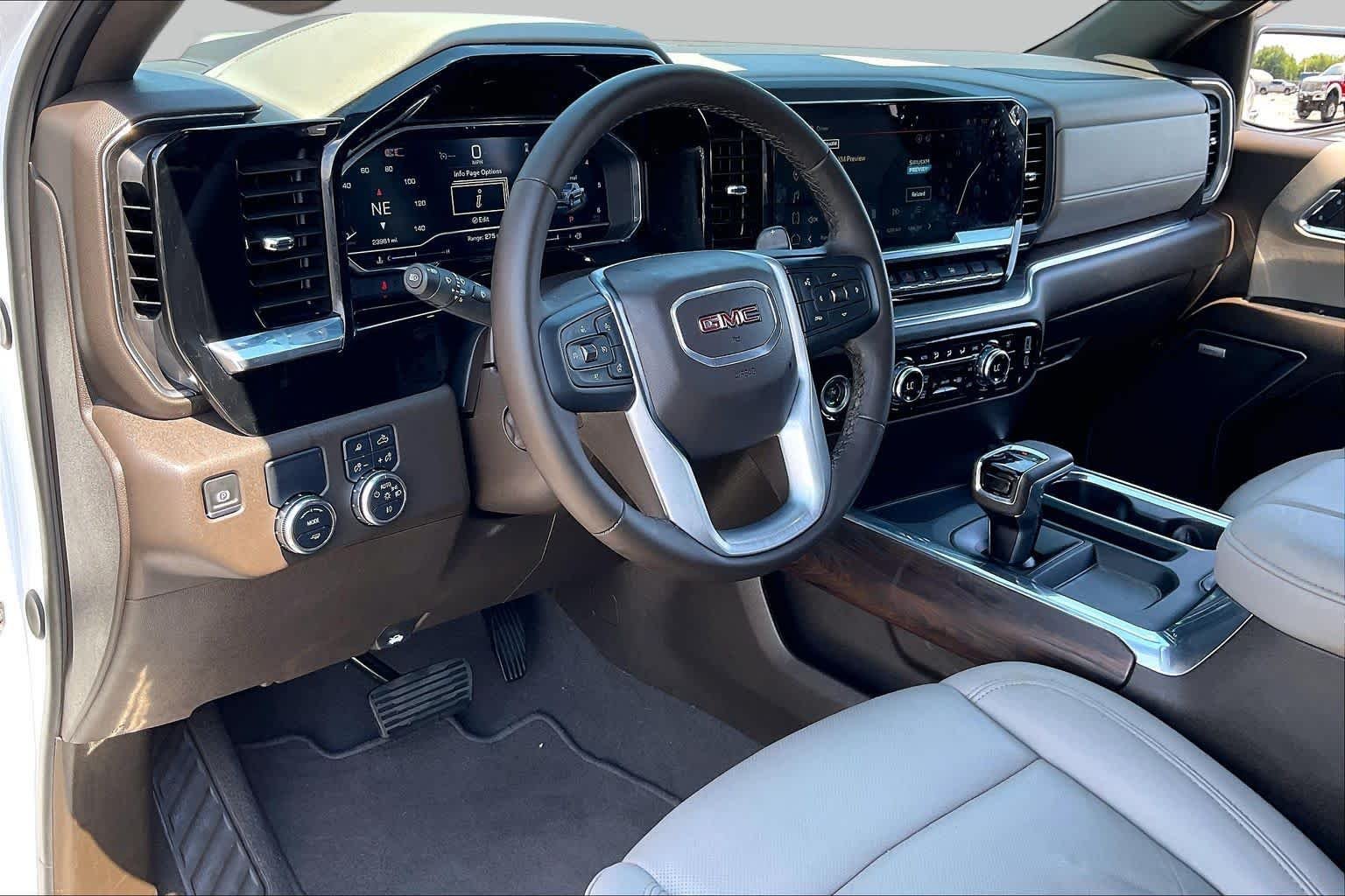 Used 2024 White Frost Tricoat GMC SLT image 17