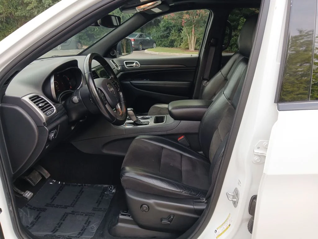 Used 2020 White Jeep Altitude image 20