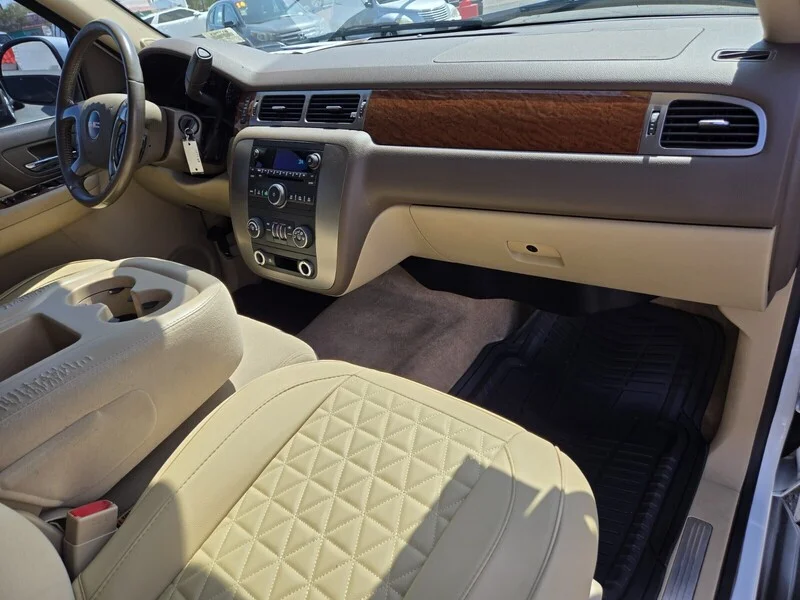 Used 2007 Summit White GMC SLE image 14