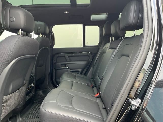 Used 2025 Santorini Black Metallic Land Rover V8 image 31