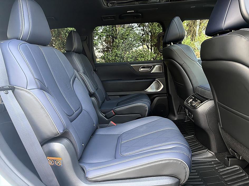 New 2026 2T RADIANT WHIT INFINITI SPORT image 22