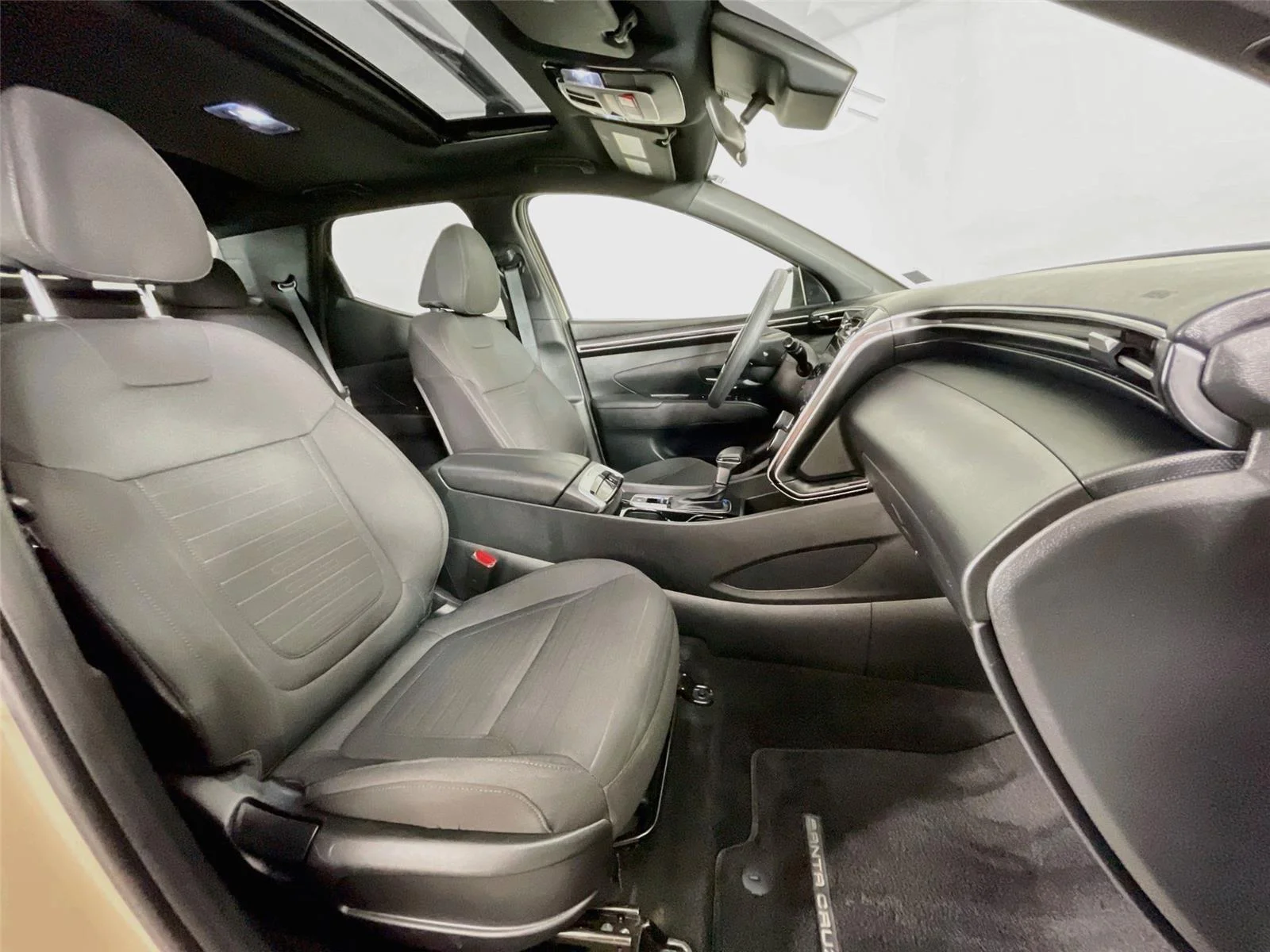 Used 2023 California Sand Hyundai SEL image 30
