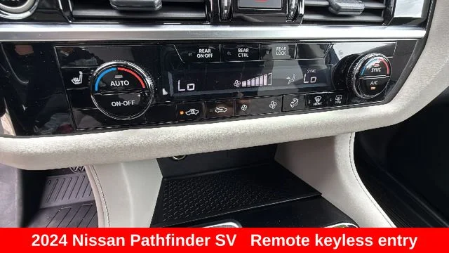2024 Nissan Pathfinder SV - Photo 14