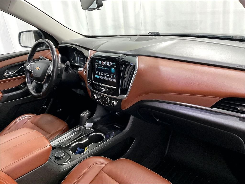 Used 2018 Mosaic Black Metallic Chevrolet High Country image 14