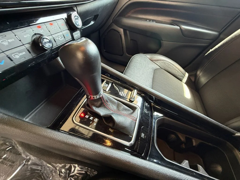Used 2025 Silver Jeep Trailhawk image 22