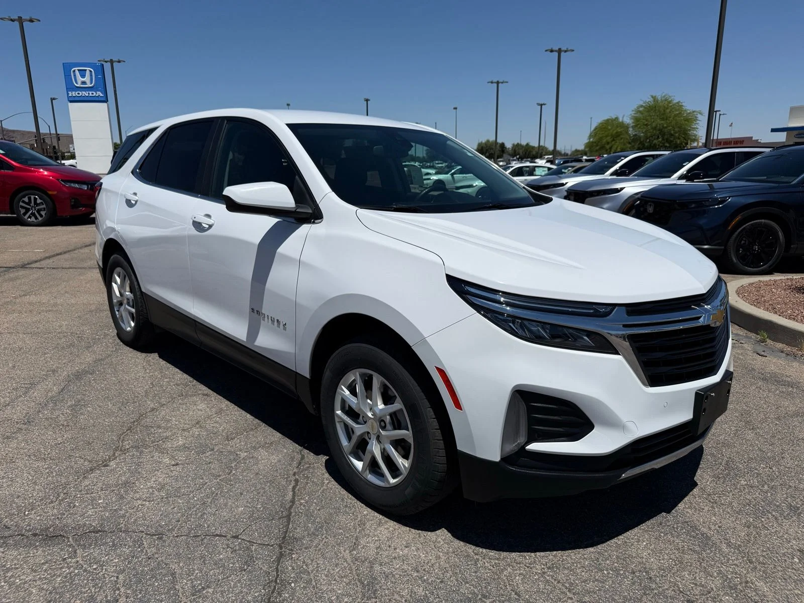 2024 Chevrolet Equinox LT - Photo 3