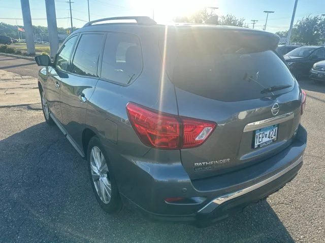 Used 2019 Gun Metallic Nissan SL image 5