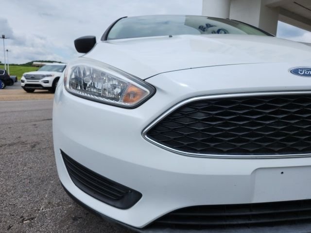 Used 2018 Oxford White Ford S image 13