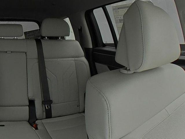 New 2027 Red Hyundai SEL AWD image 39