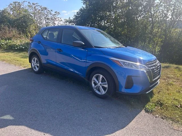 Used 2024 Blue Nissan S image 2