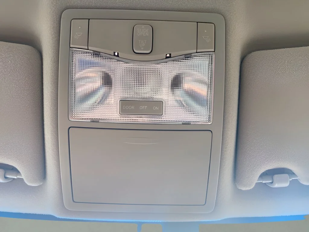 Used 2007 Silver Toyota XL image 25