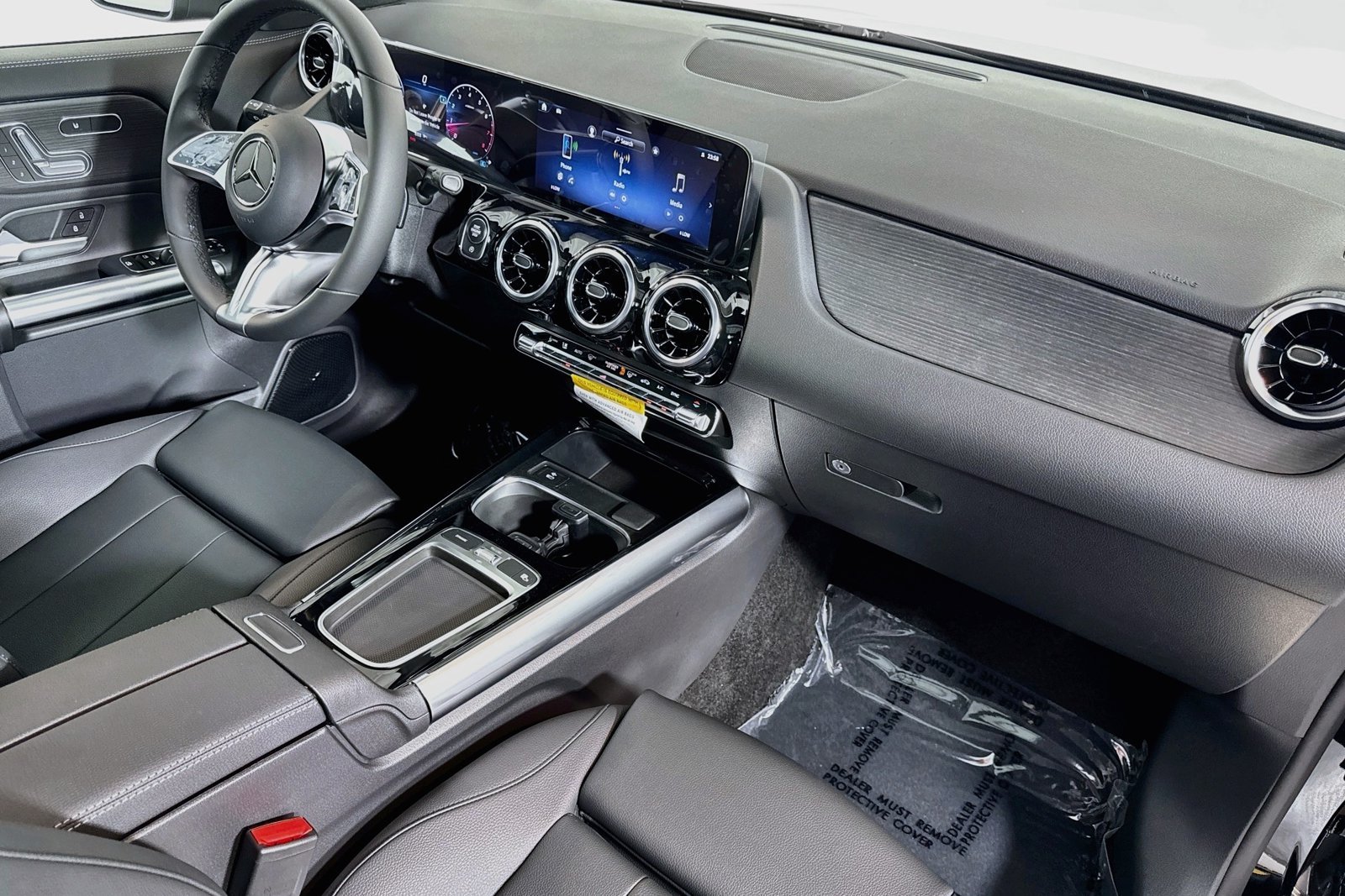 New 2026 Night Black Mercedes-Benz GLA 250 image 27