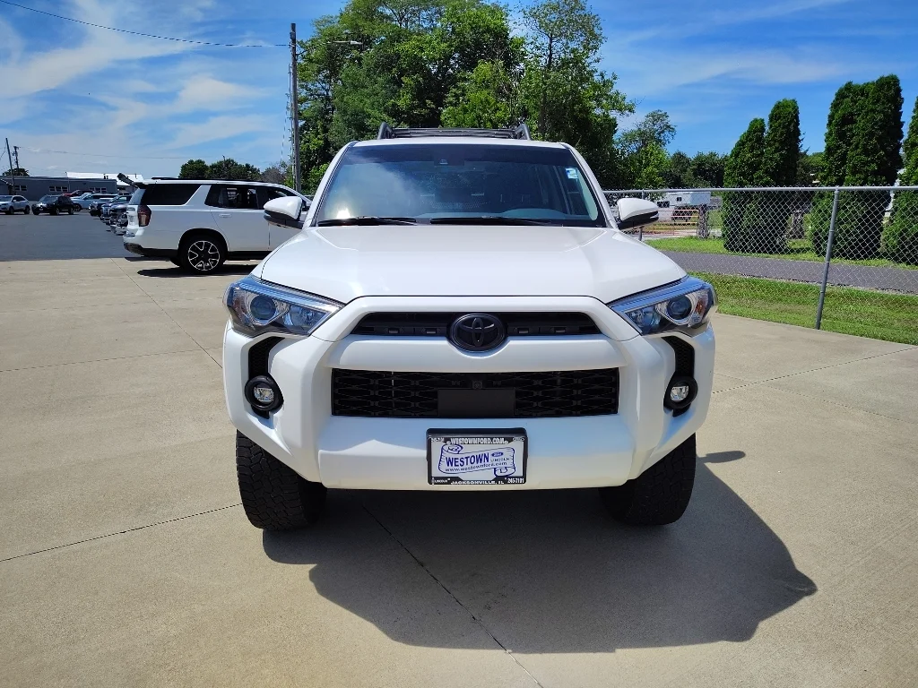 Used 2022 White Toyota SR5 Premium image 8