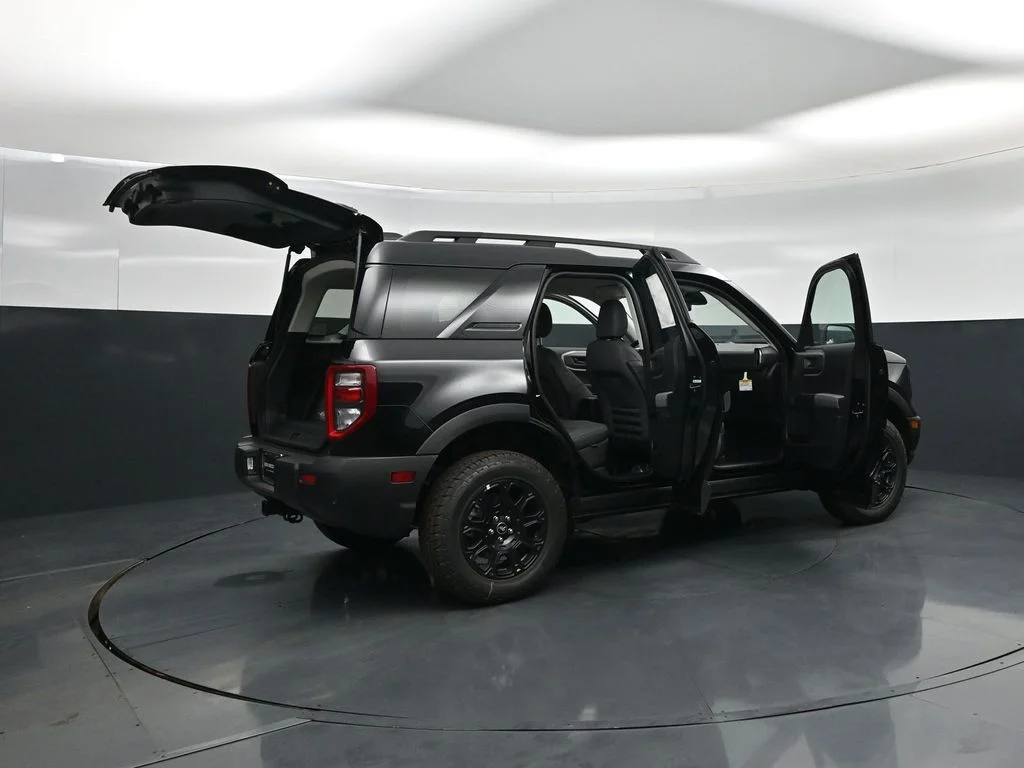 New 2026 Shadow Black Ford Badlands image 5
