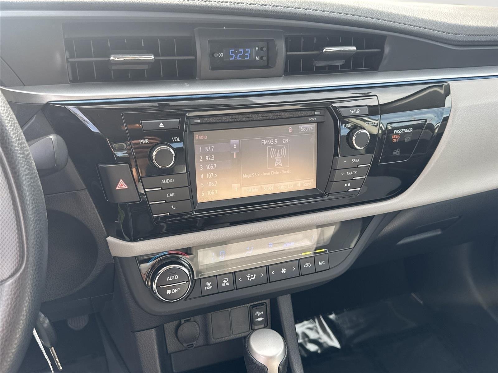 Used 2014 Super White Toyota LE image 13