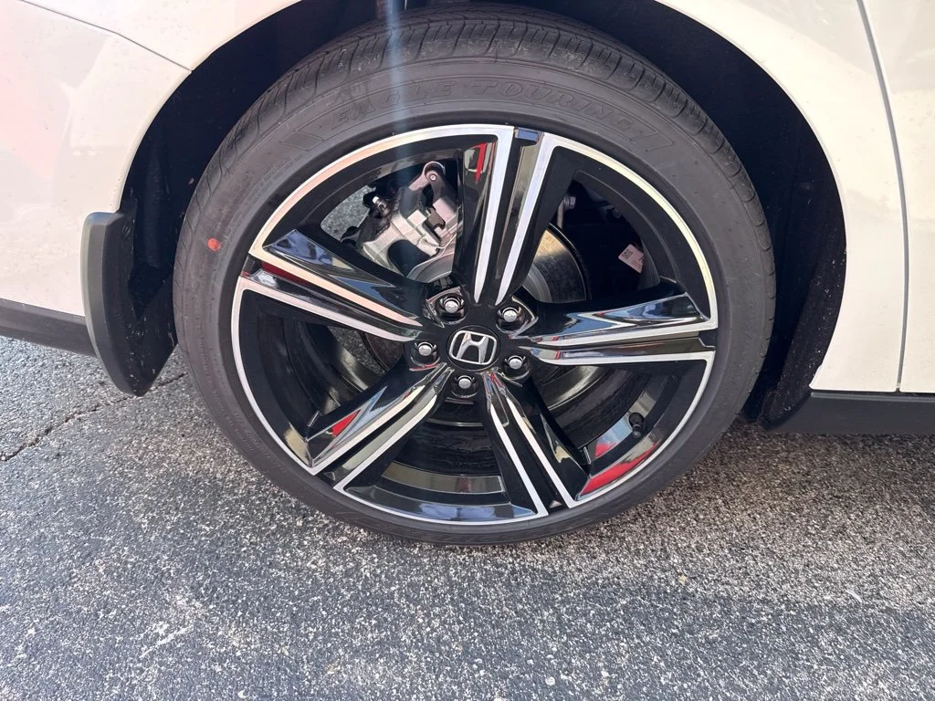 Used 2026  Honda Sport image 14