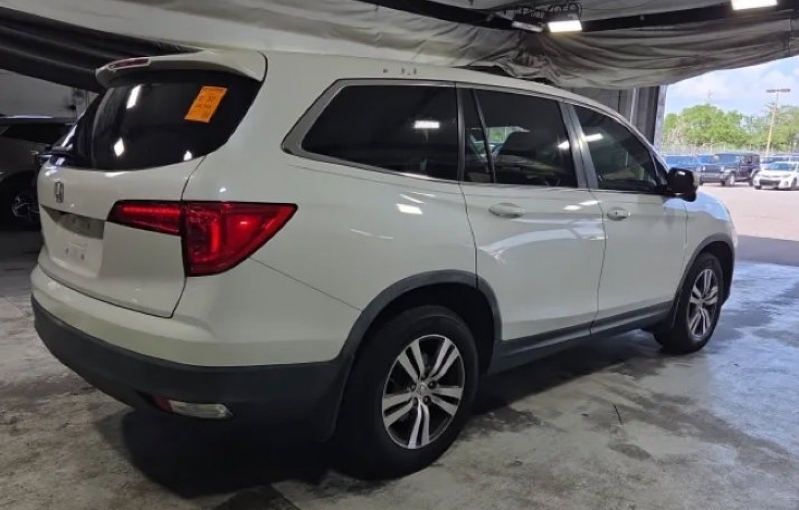 Used 2017 White Diamond Pearl Honda EX-L image 3