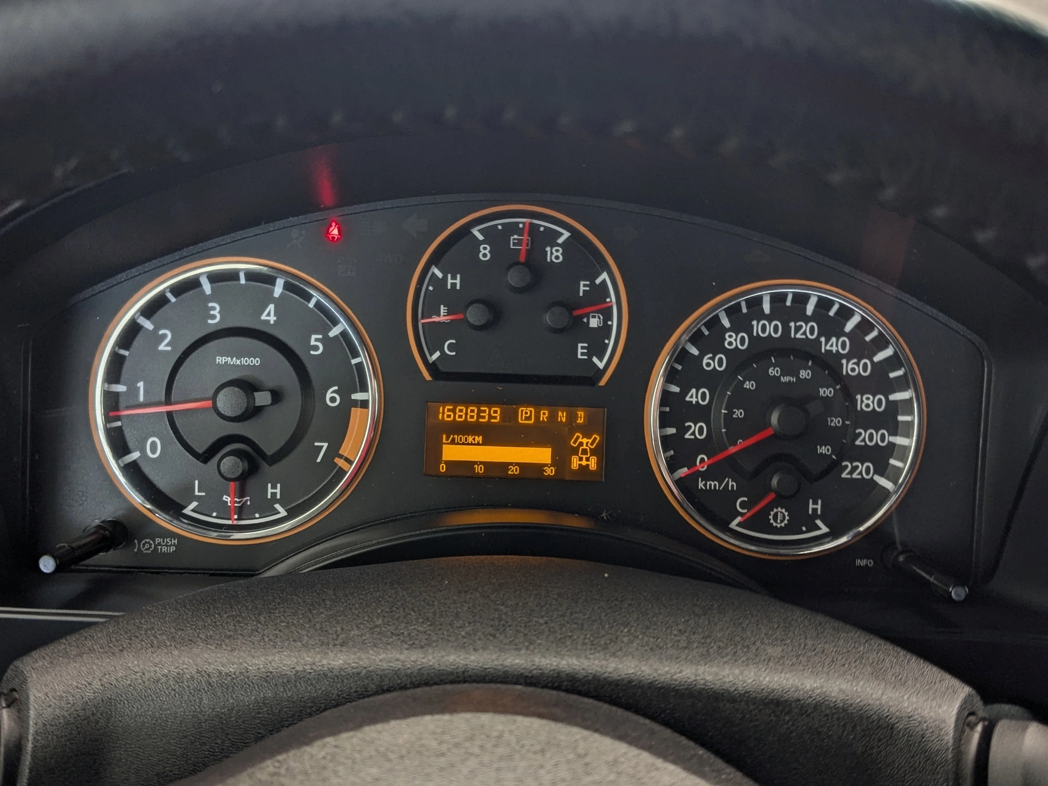 Used 2010 Silver Nissan XE image 19