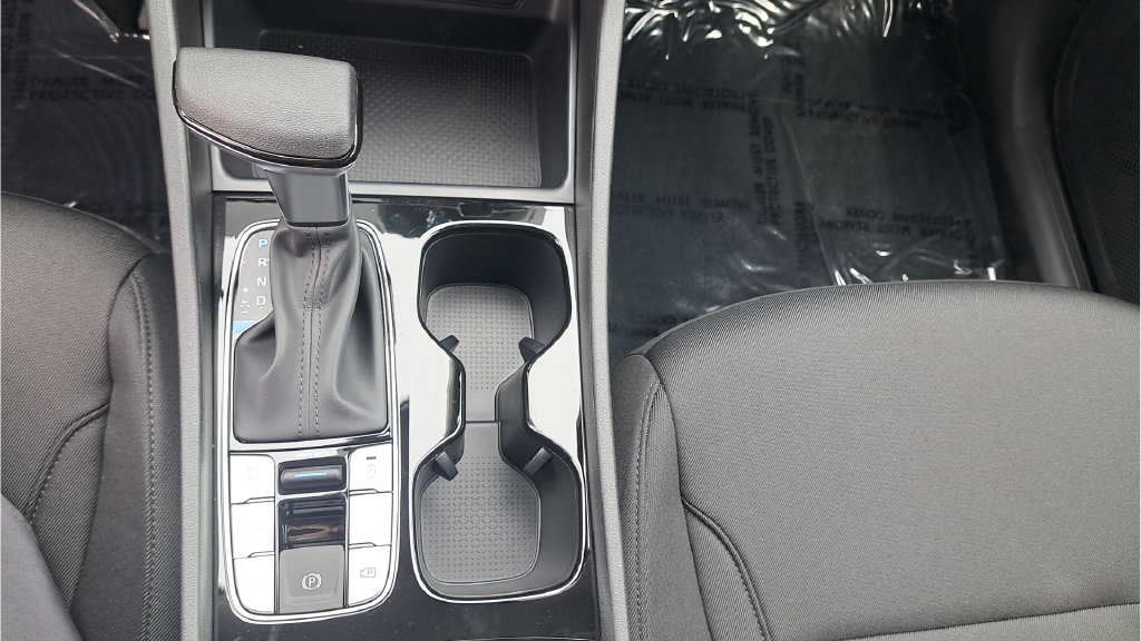 New 2026 White Hyundai SE AWD image 23