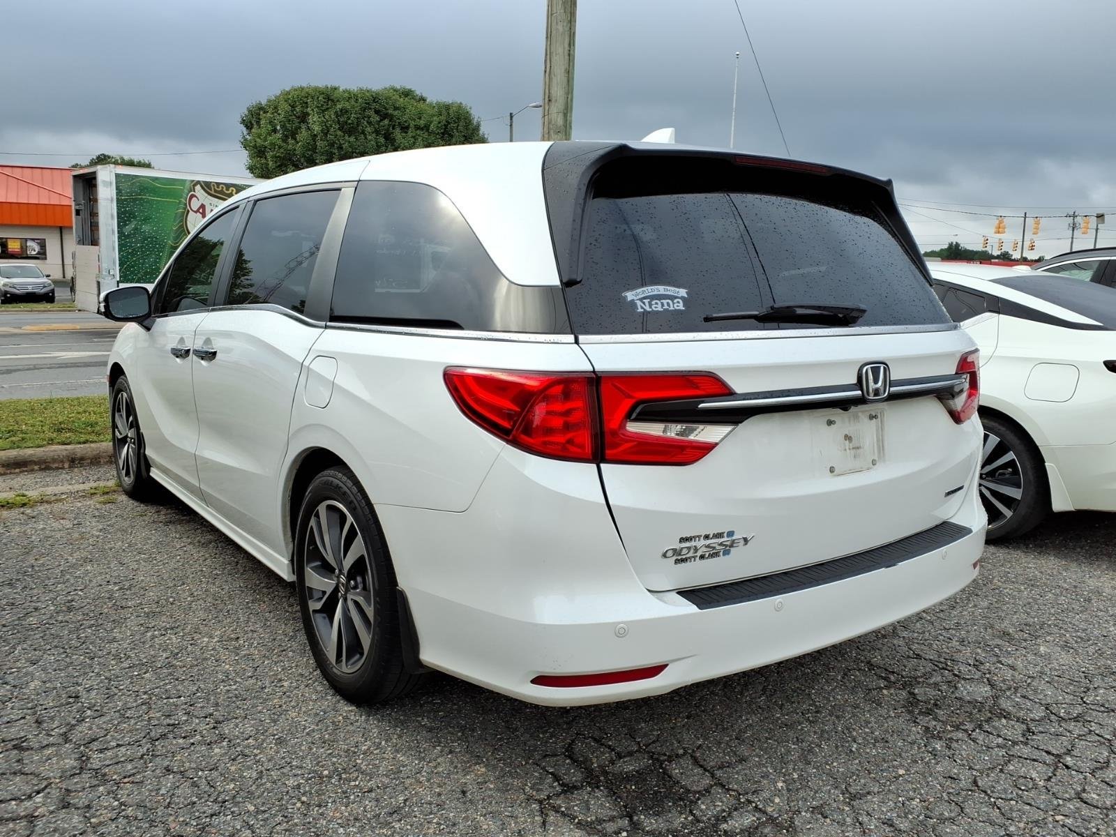 Used 2021 Platinum White Pearl Honda Touring image 4