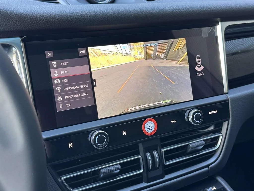 2026 Porsche Macan - Photo 25