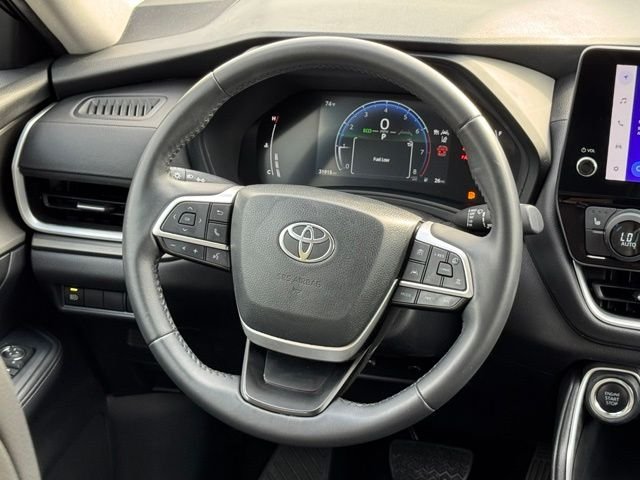 Used 2024  Toyota XLE image 30
