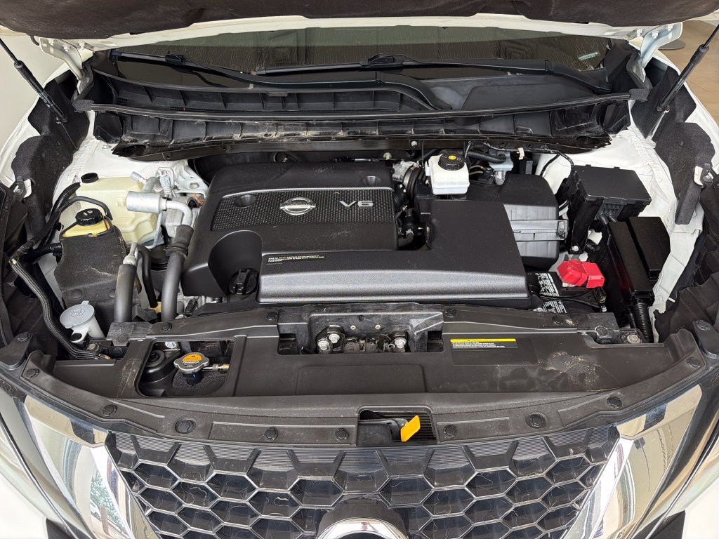 Used 2021 White Nissan SL image 34