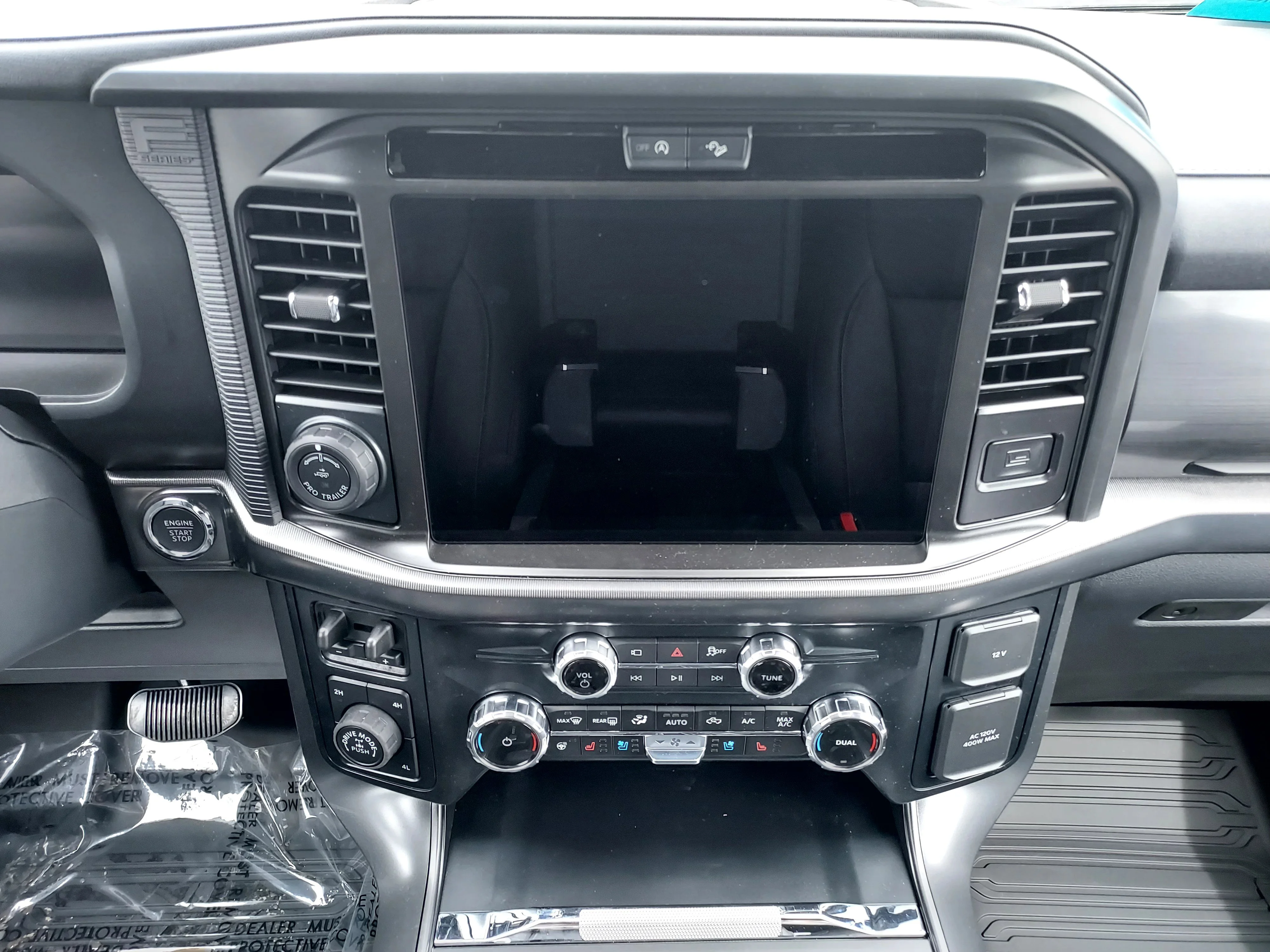 New 2026 Agate Black Metallic Ford LARIAT image 33