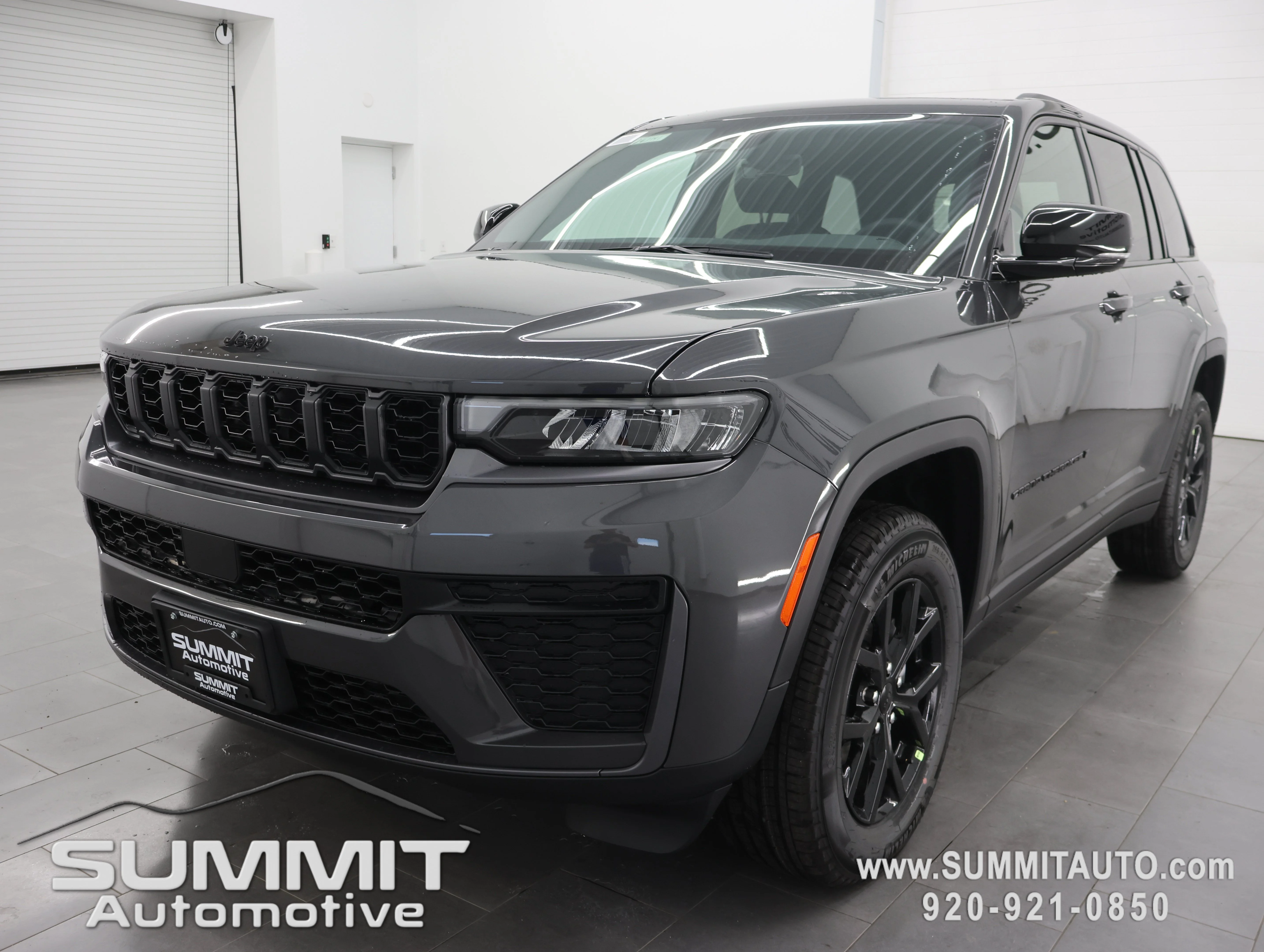 New 2026 Baltic Gray Metallic Clearcoat Jeep Altitude image 7