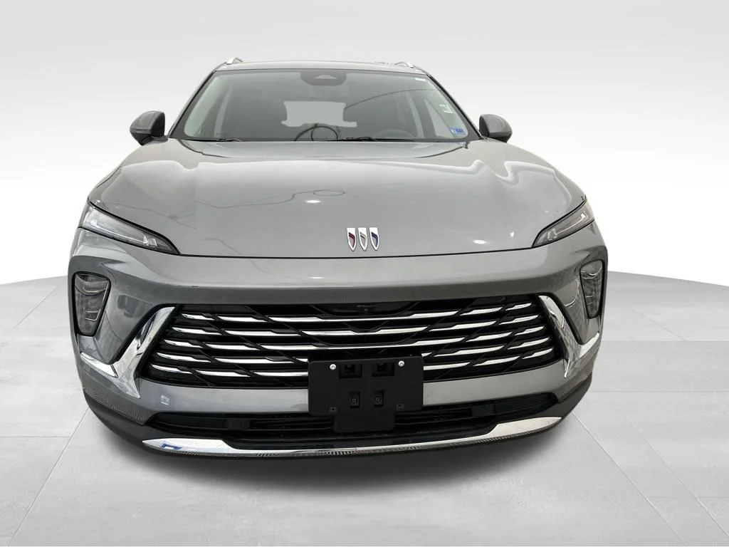 Used 2025 Gray Buick Preferred image 9