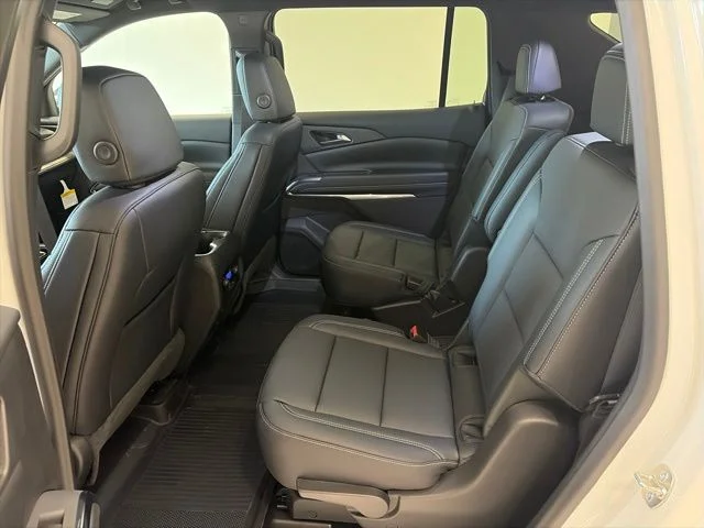 New 2027 White Chevrolet LT image 13