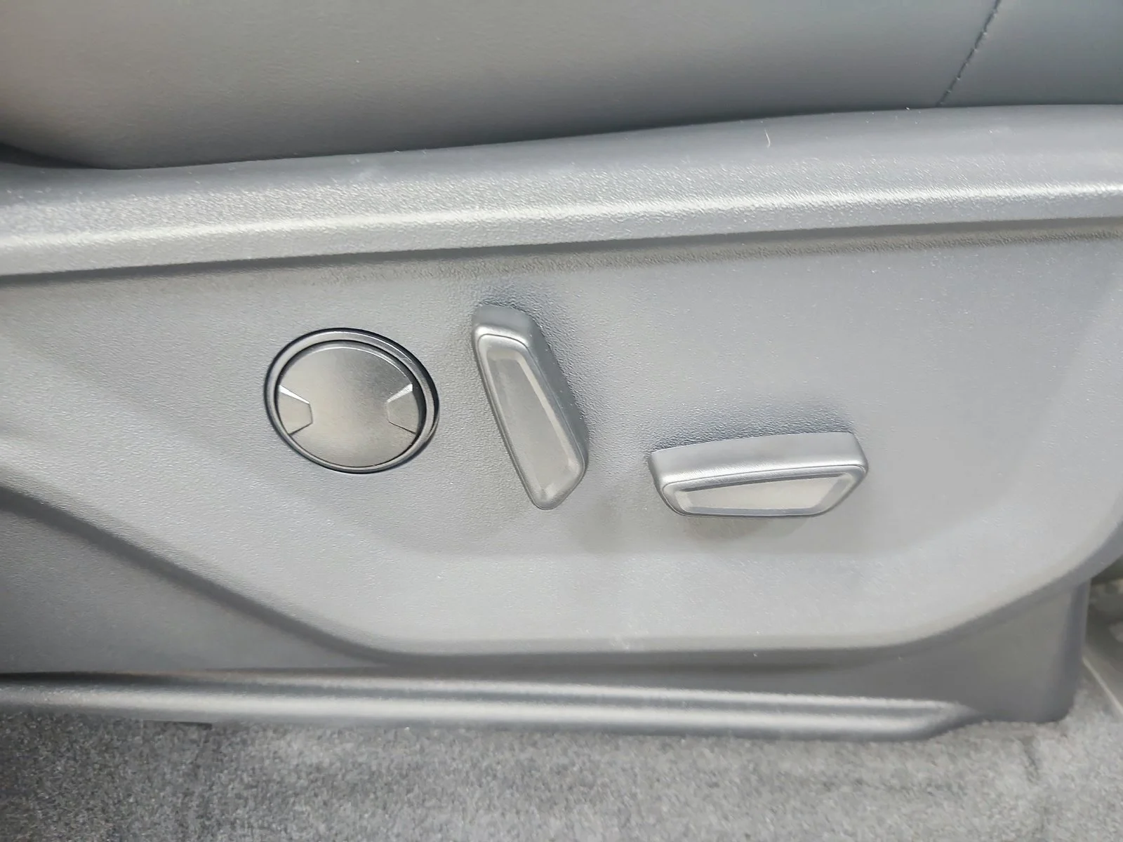 New 2027 Gray Ford Tremor image 43