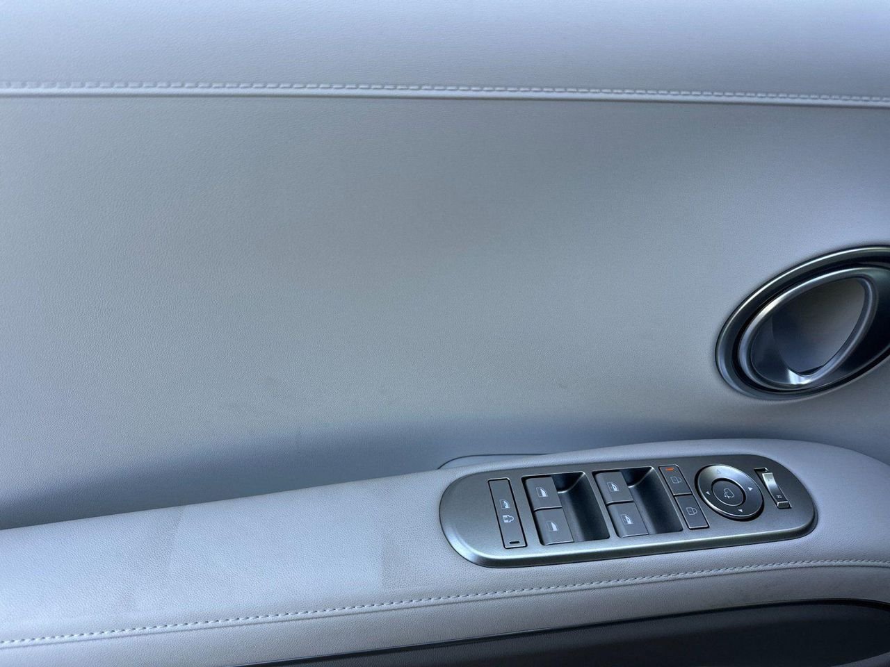 New 2026 White Hyundai SEL Premium 8P image 10