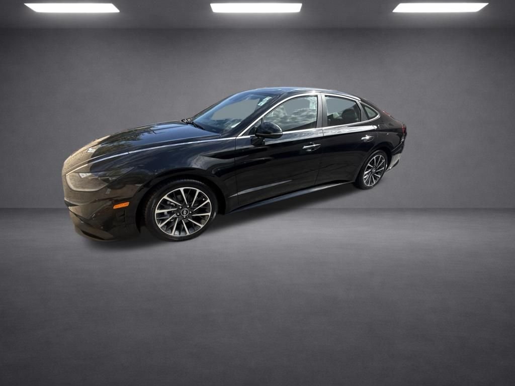 Used 2020 Black Hyundai Limited image 2