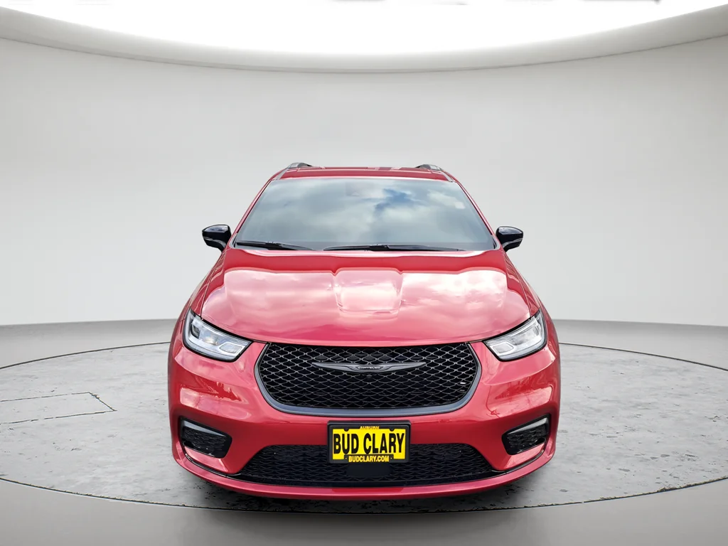 New 2026 Red Hot Pearl-Coat Exterior Paint Chrysler Select image 8