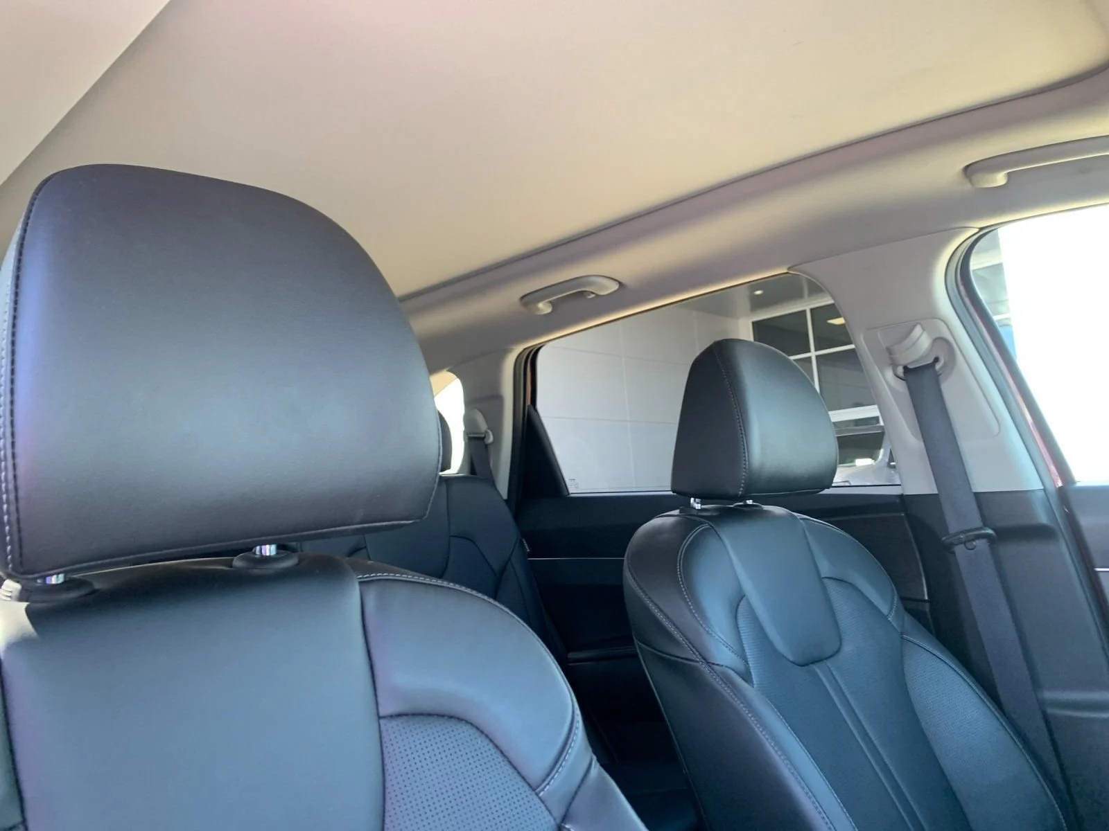Used 2024 Red Kia X-Line EX image 18