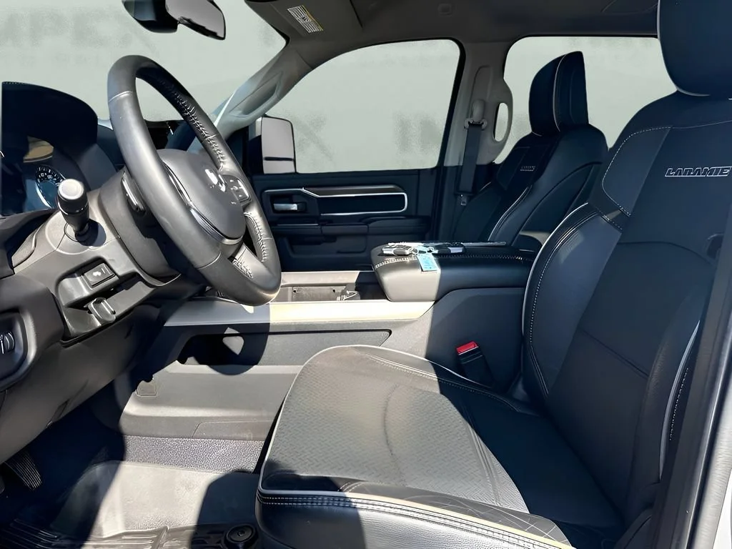 Used 2024  Ram Laramie image 24