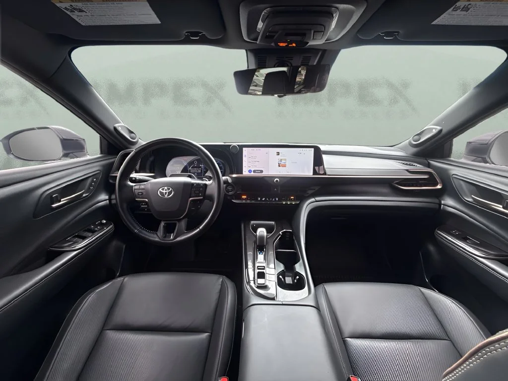 Used 2025 White Toyota Limited image 12