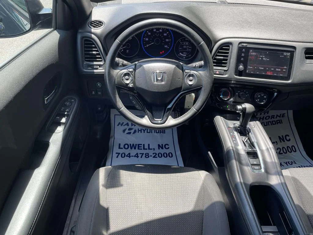 Used 2019  Honda Sport image 11