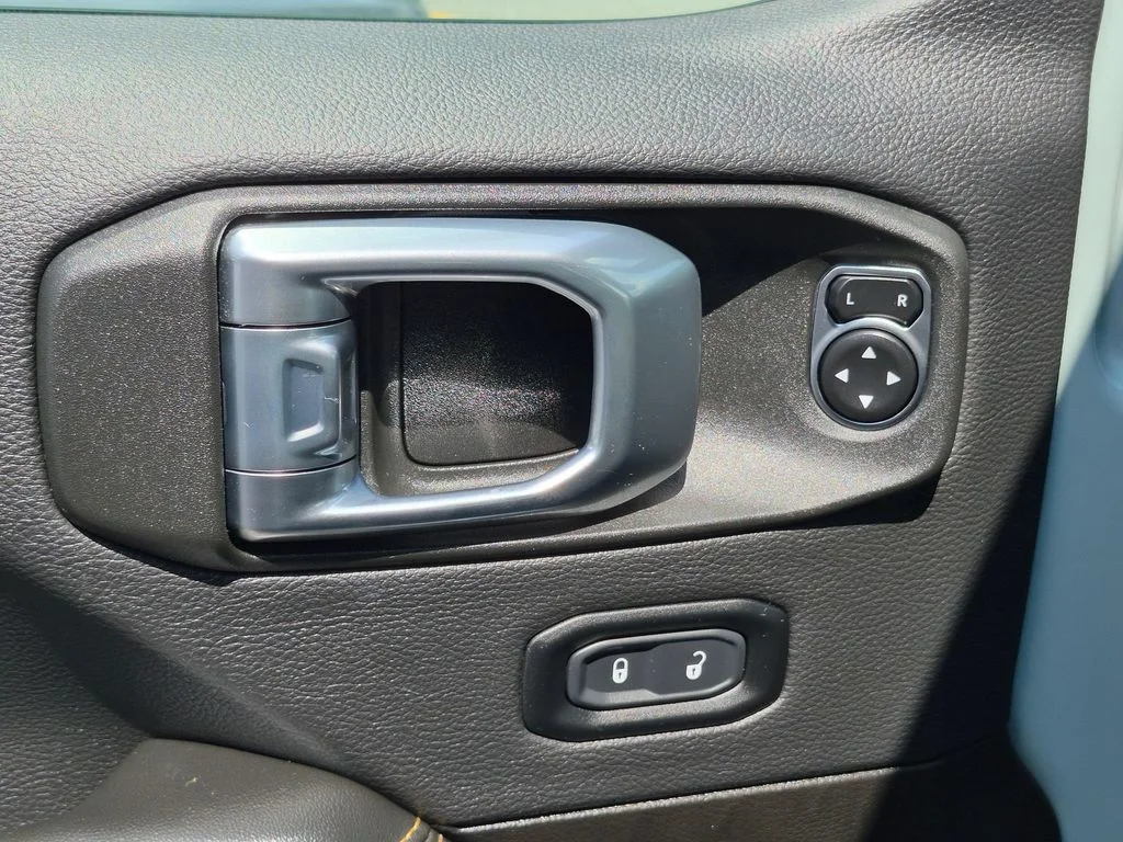 Used 2024 Gray Jeep Sahara 4xe image 10