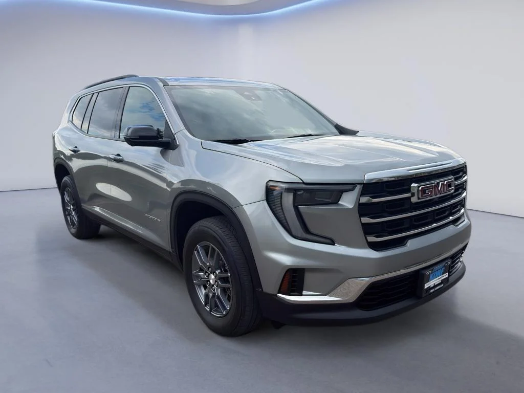 Used 2025 Sterling Metallic GMC AWD Elevation image 7