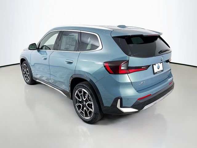 New 2026 Green Metallic BMW xDrive28i image 5