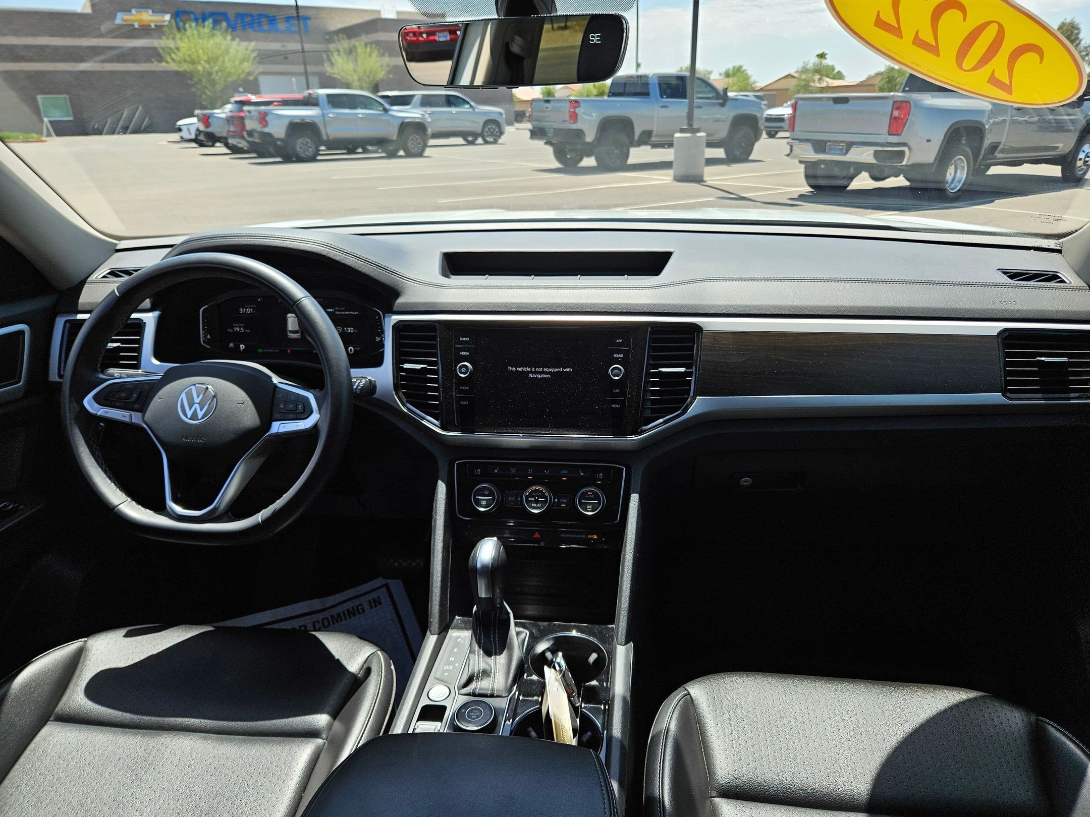 Used 2022 White Volkswagen 3.6L V6 SE w/Technology image 16