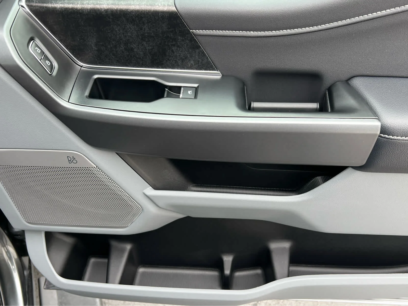 New 2026 Carbonized Gray Metallic Ford F-350® XLT image 18